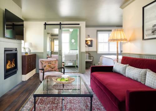 Le Petit Pali at Ocean Ave - Carmel-by-the-Sea Hotels