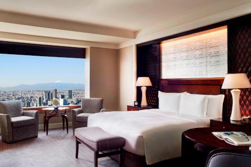 The Ritz-Carlton, Tokyo - Hotels with Pools in Tokyo