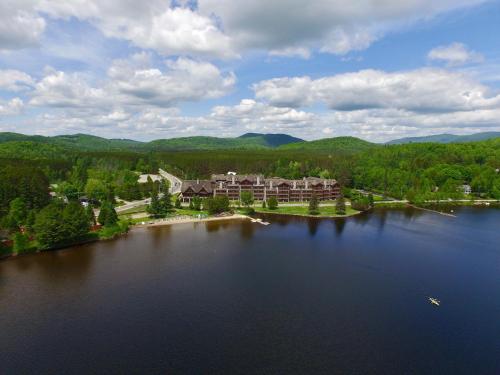Le Grand Lodge Mont Tremblant - Best Parking Hotels in Mont-Tremblant
