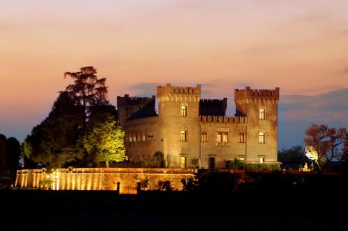 Relais Castello Bevilacqua - Best Hotels in Veneto