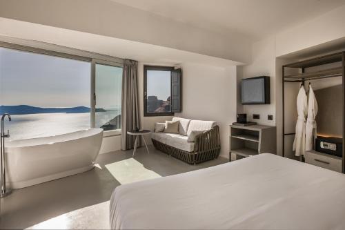 Sun Rocks Boutique Hotel - Top Santorini Beach Hotels