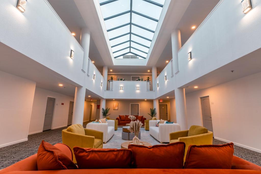 Hotel Aluxor SFO, Shuttle Service - Best Hotels with Airport Shuttle Service in San Francisco, CA
