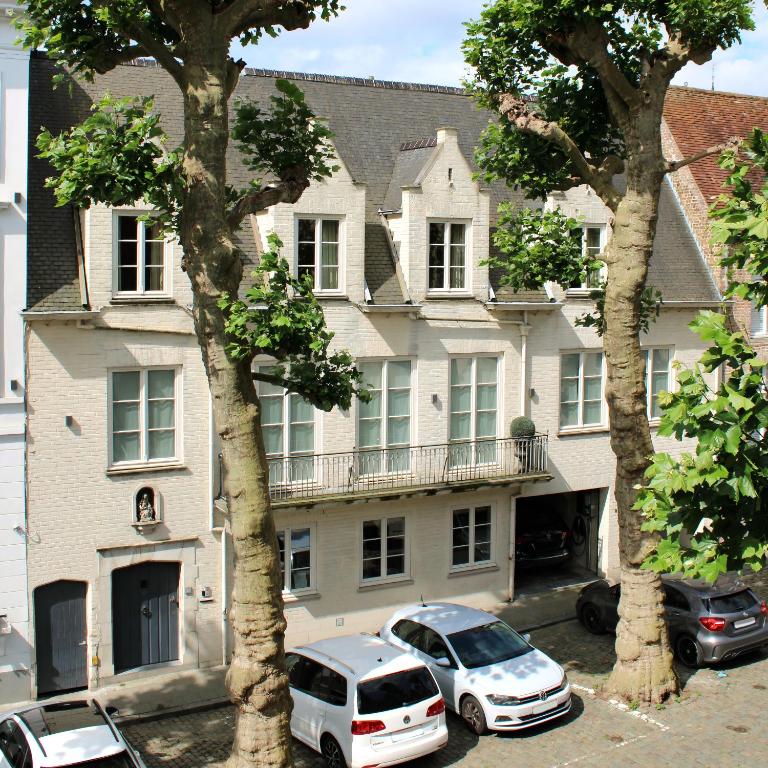 Pand 17 - Charming Guesthouse - Best Business Hotels in Bruges