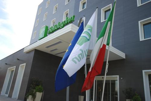 Holiday Inn Milan Nord Zara by IHG - Best Holiday Inn Hotels in Italy