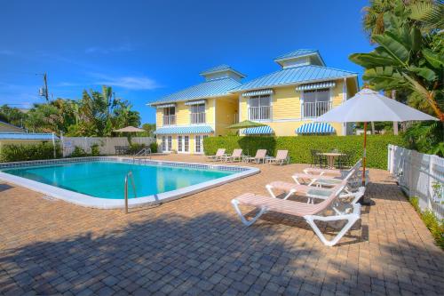 suite hotels in Naples