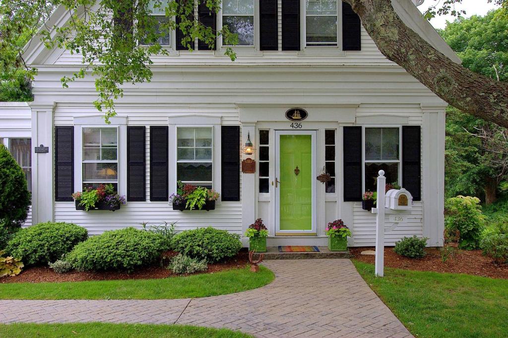 Long Dell Inn - Best Cape Cod Hotels