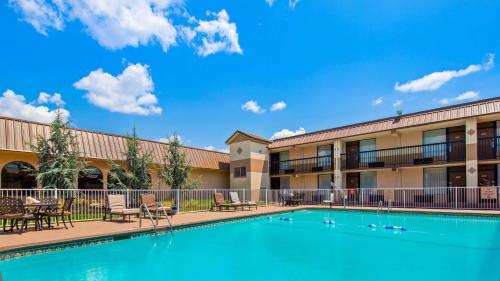 suite hotels in Claremore