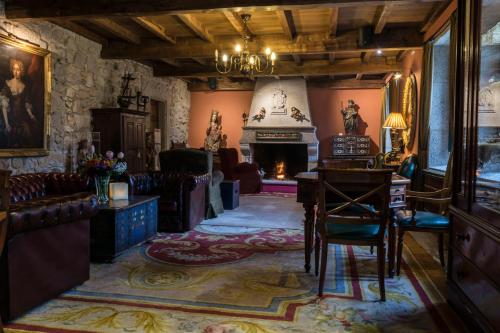 Hotel Monumento Convento de San Benito - Best Hotels in Galicia
