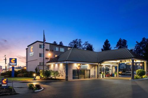 hotels with suites in Portland