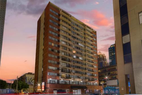 Best Western Plus Suites Downtown Calgary - Best Hotels with Free Breakfast in Calgary