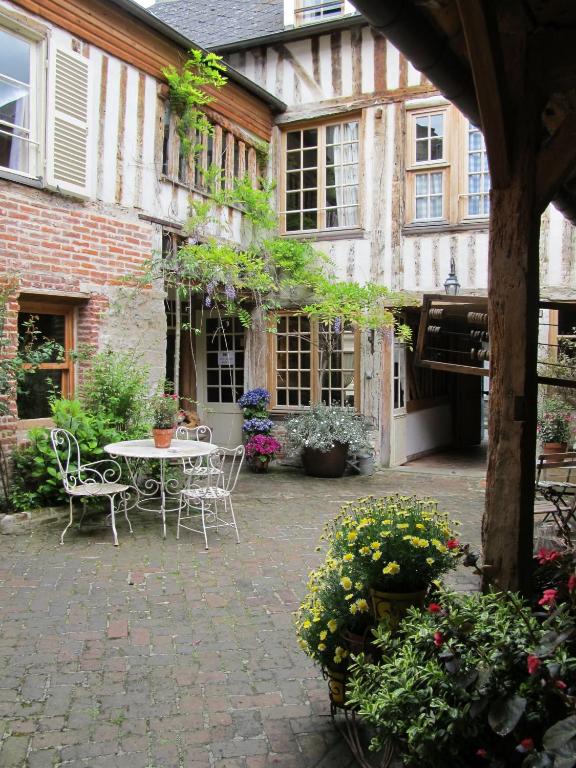 Chambres d'Hôtes A L'ecole Buissonniere - Best Hotels in Honfleur