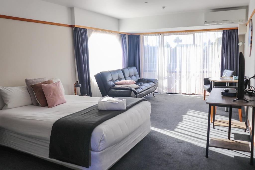 The Beachcomber Hotel - Best Beach Hotels in New Zealand