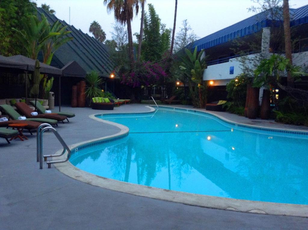 Hotel Current - Best Pet-Friendly Hotels in Long Beach, CA