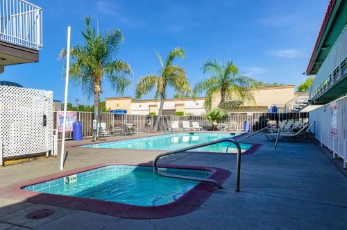Motel 6-Fresno, CA - Yosemite Hwy - Best Pet-Friendly Hotels in Fresno, CA