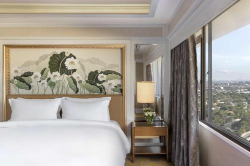 Dusit Thani Manila - Best Hotels in Manila