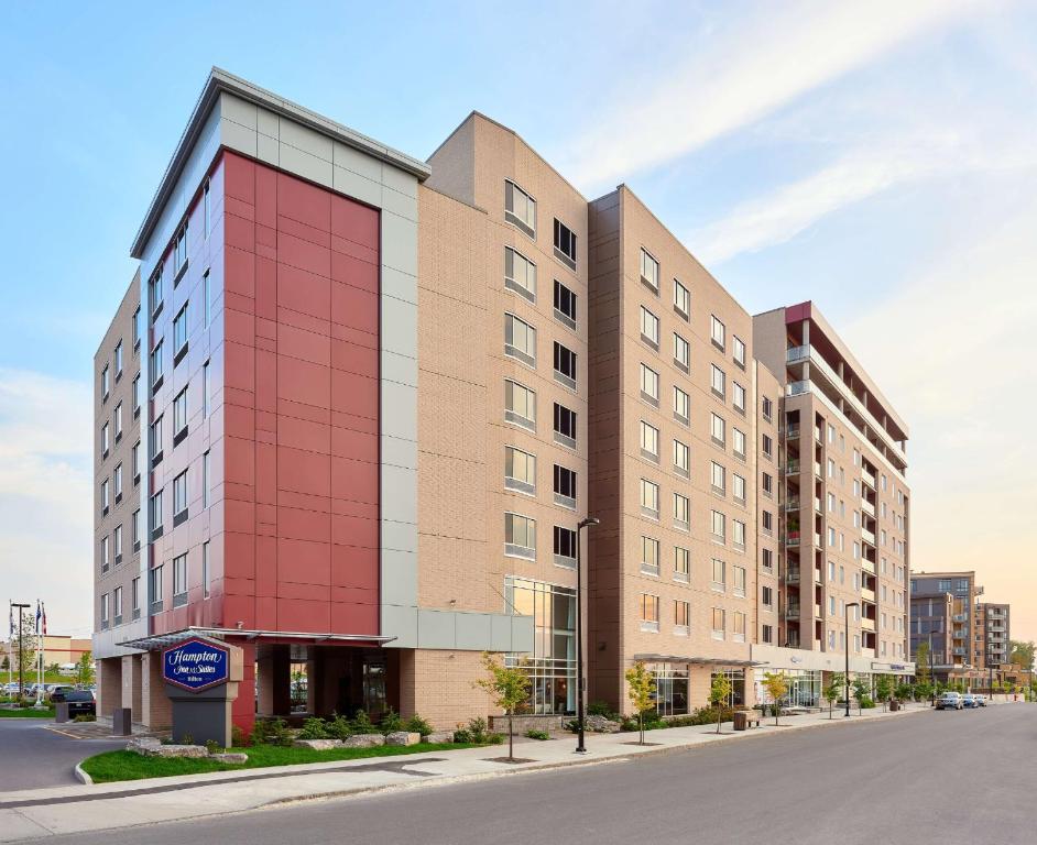 Hampton Inn & Suites by Hilton Quebec City Levis - Best Hotels with Free Breakfast in Quebec City