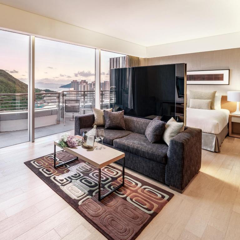 Nina Hotel Island South - Best Pool Hotels in Hong Kong