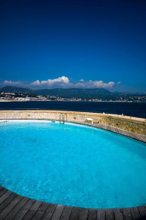 Hotel Delos - Ile de Bendor - Best Hotels in Côte d'Azur