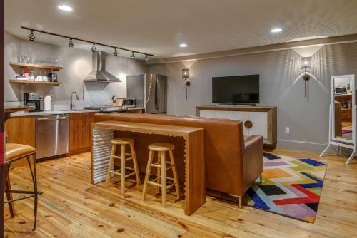Nashville Riverfront Lofts - Nashville Hotels with Pools