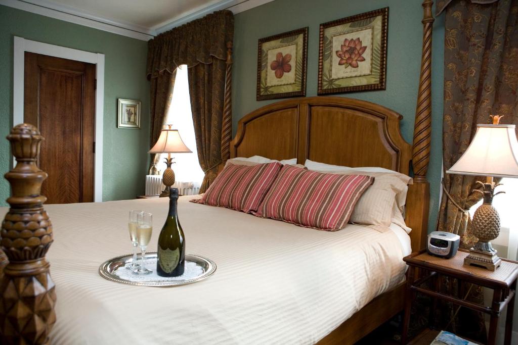 The Belvedere Inn & Restaurant - Best Hotels in Michigan