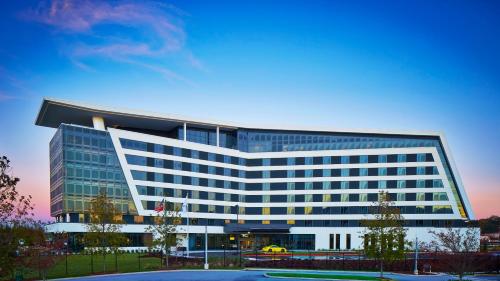 Kimpton Overland Hotel - Atlanta Airport by IHG - Best Hotels with Airport Shuttle Service in Atlanta, GA
