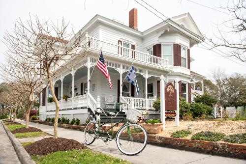 Pecan Tree Inn - Best Hotels in North Carolina