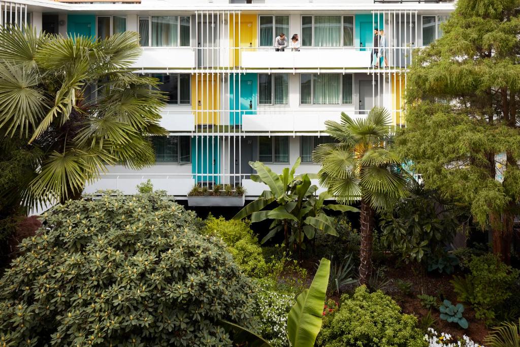 The Burrard - Best Hotels in Vancouver
