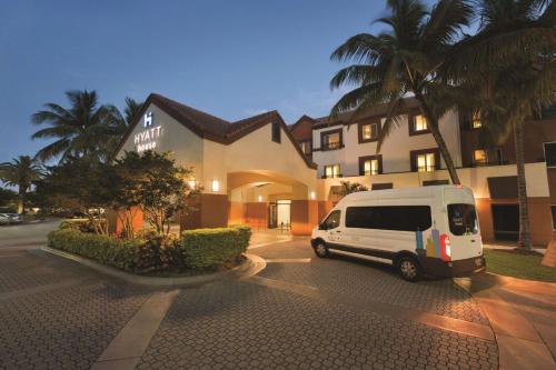 Hyatt House Miami Airport - Best Hotels with Free Breakfast in Miami, FL