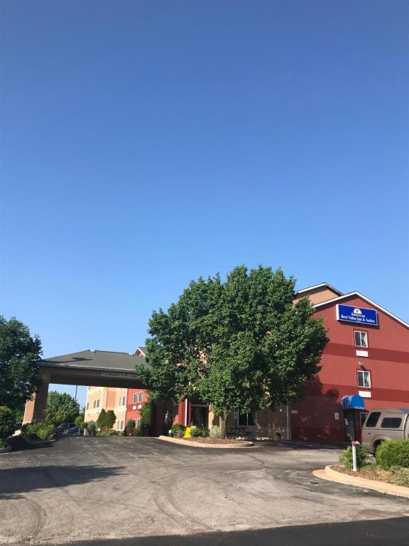 Americas Best Value Inn and Suites Saint Charles - Best Hotels in St. Charles, MO