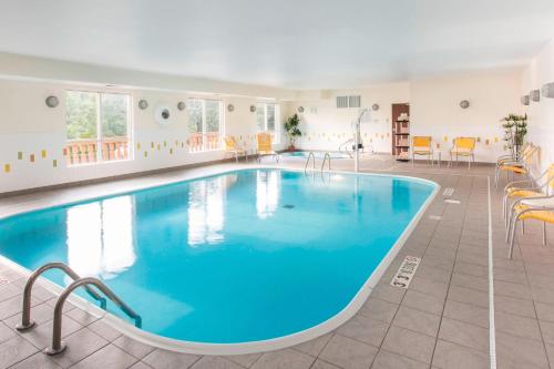 Fairfield Inn & Suites by Marriott Branson - Best Hotels with Free Breakfast in Branson, MO