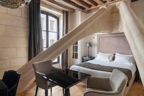 Hôtel Le Presbytère - Paris Hotels with Parking