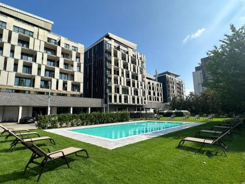 Ramada Plaza by Wyndham Milano - Best Pool Hotels in Milan