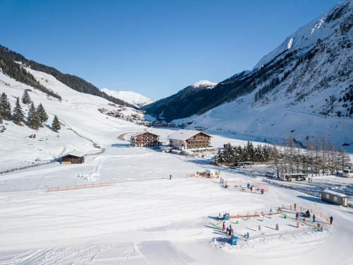 Kinder- & Gletscherhotel Hintertuxerhof - Best Hotels in Tyrol