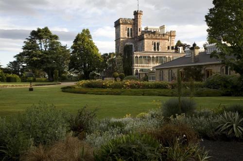 Larnach Lodge & Stable Stay - Best Hotels in Otago