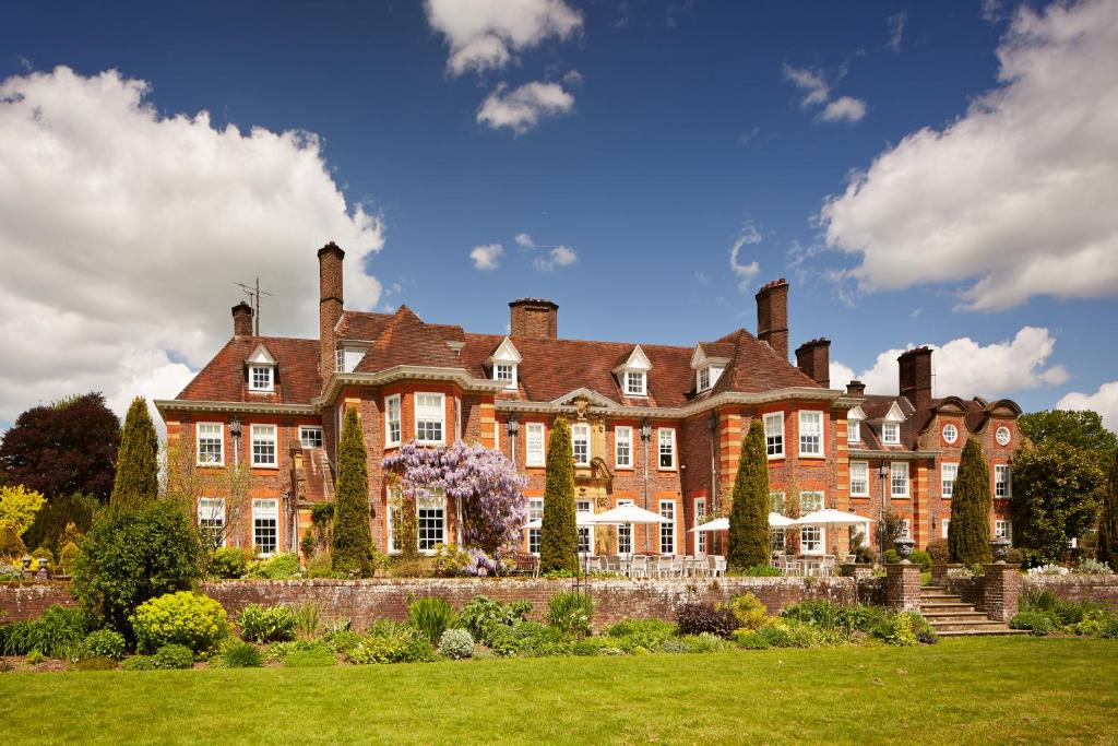 Barnett Hill Hotel - Best Hotels in Guildford