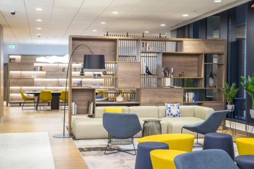 Courtyard by Marriott Edinburgh West - Best Parking Hotels in Edinburgh