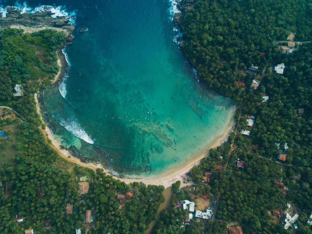 Dots Bay House - Best Hotels in Hiriketiya