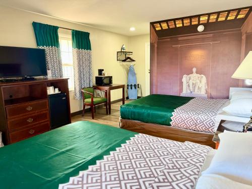 Governor House Inn Arlington/Falls Church - Best Parking Hotels in Washington, D.C.