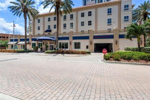 Hampton Inn & Suites St. Petersburg/Downtown - Best Fitness Hotels in St. Petersburg, FL