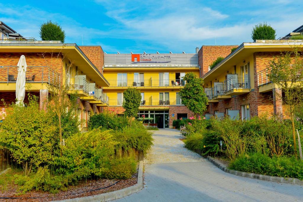 Royal Club Hotel - Best Family Hotels in Hungary