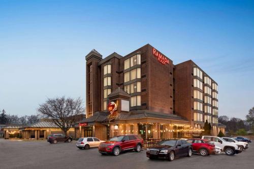 Ramada Plaza by Wyndham Niagara Falls - Best Pool Hotels in Niagara Falls