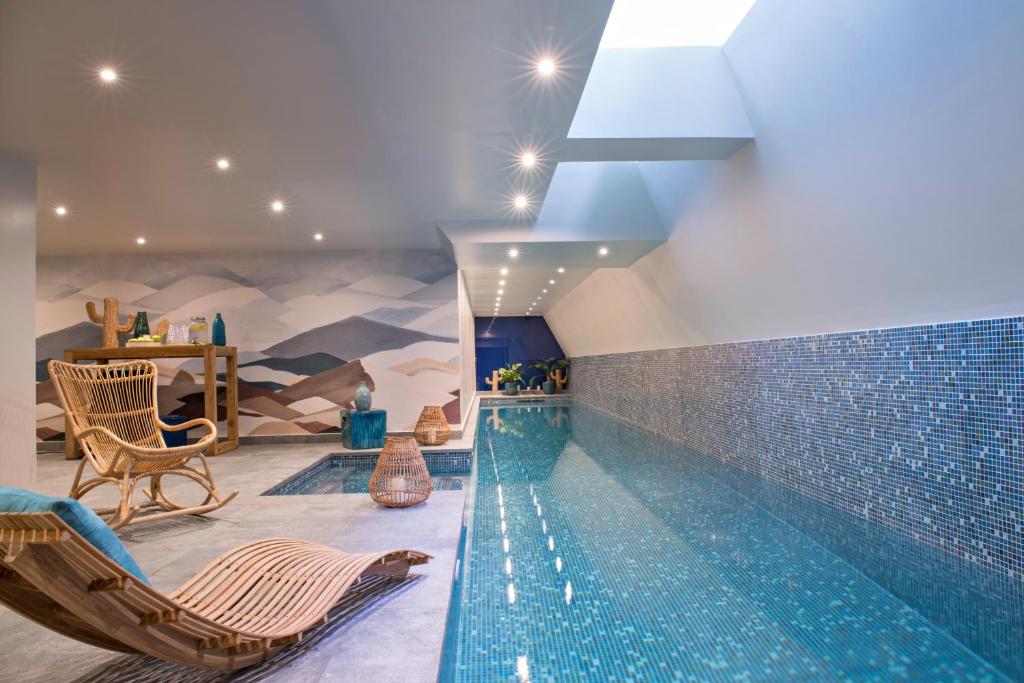 Hotel Parister Piscine & Spa - Paris Hotels with Pools