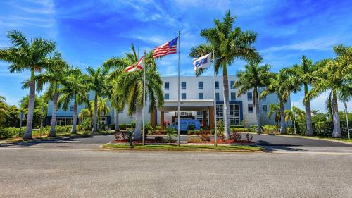 Hampton Inn & Suites Sarasota/Bradenton - Airport - Best Parking Hotels in Sarasota, FL