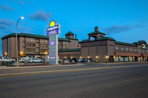 Days Inn by Wyndham Calgary South - Best Hotels with Free Breakfast in Calgary