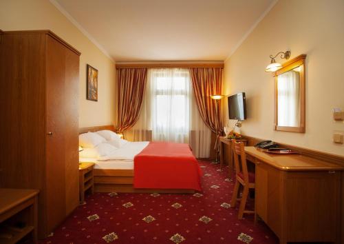 Hotel Askania - Best Pool Hotels in Prague