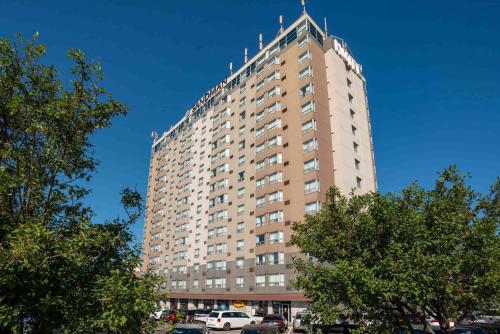 Sandman Signature Mississauga Hotel - Best Parking Hotels in Toronto