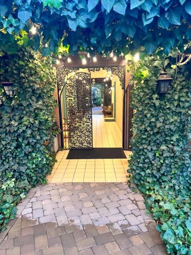 Lantern Light Inn - Romantic Getaway - Best Hotels in West Sedona