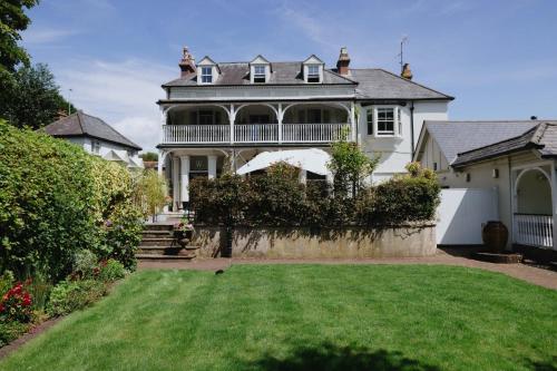 Wingrove House - Best Hotels in the South Downs