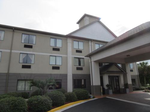 suite hotels in Columbia