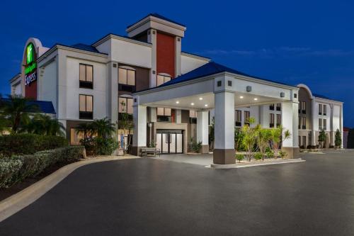 Holiday Inn Express Vero Beach-West I-95 by IHG - Best Hotels in Vero Beach, FL